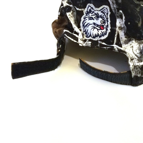 UCONN Huskies Embroidered Mothwing Camo Hat Cap - Picture 5 of 8